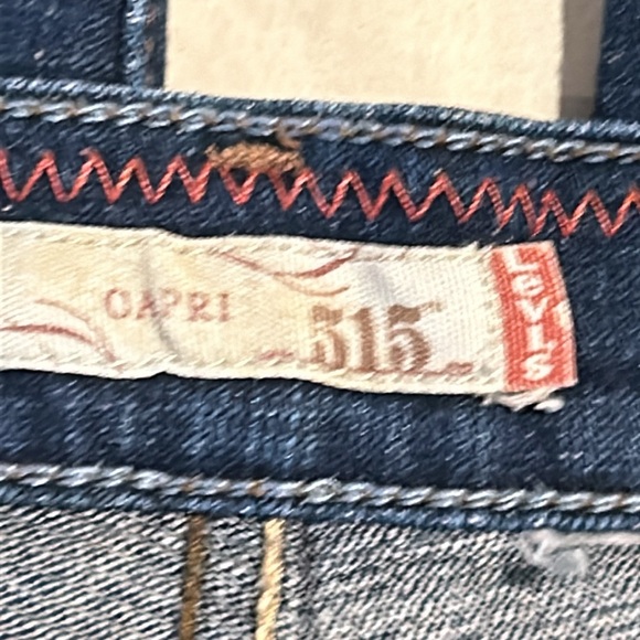 Levi’s 515 Capris - Picture 2 of 5